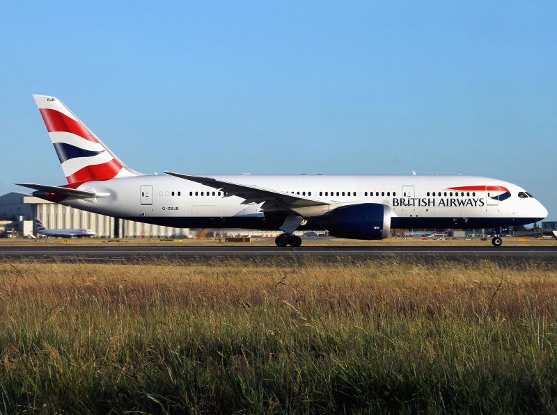 B788  G-ZBJB  LHR 29-6-15  CPD.jpg