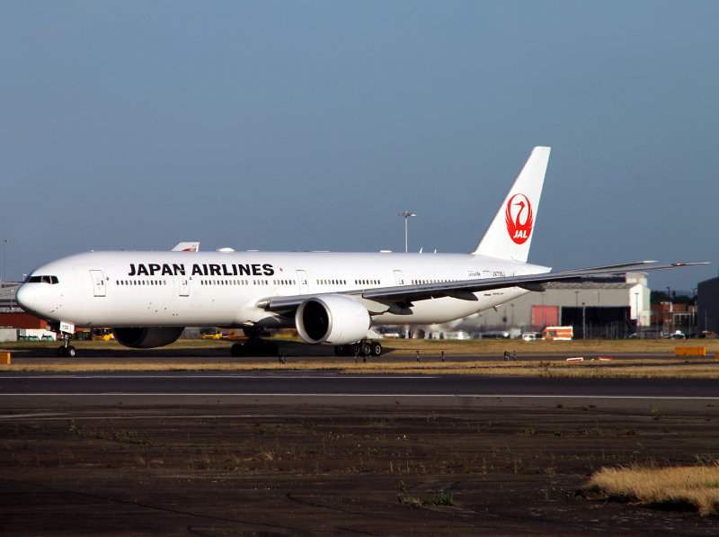 B777-300 JA-739J 