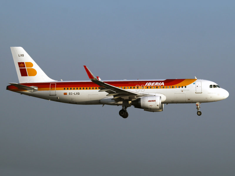 EC-LXQ LHR 2-10-15 CD.jpg