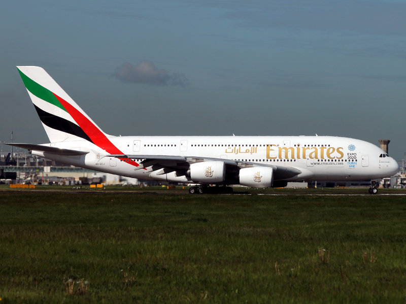 A380 A6-EEJ 