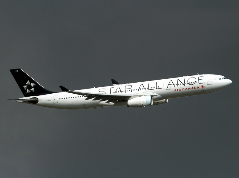 A330-300 C-GHLM 