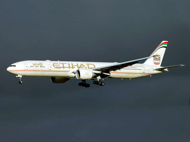 B777-300 A6-ETK 