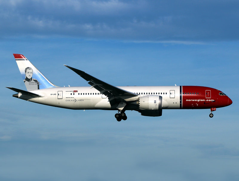 For 08R at LGW