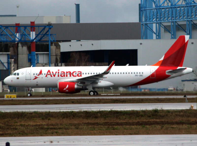 A320A PR-OBC