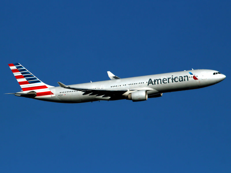 A333 N271AY