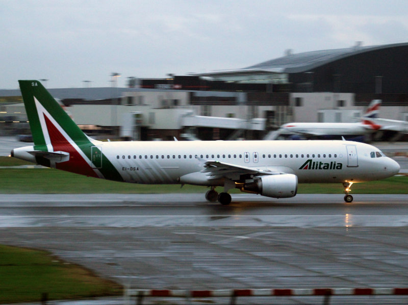 A320 EI-DSA