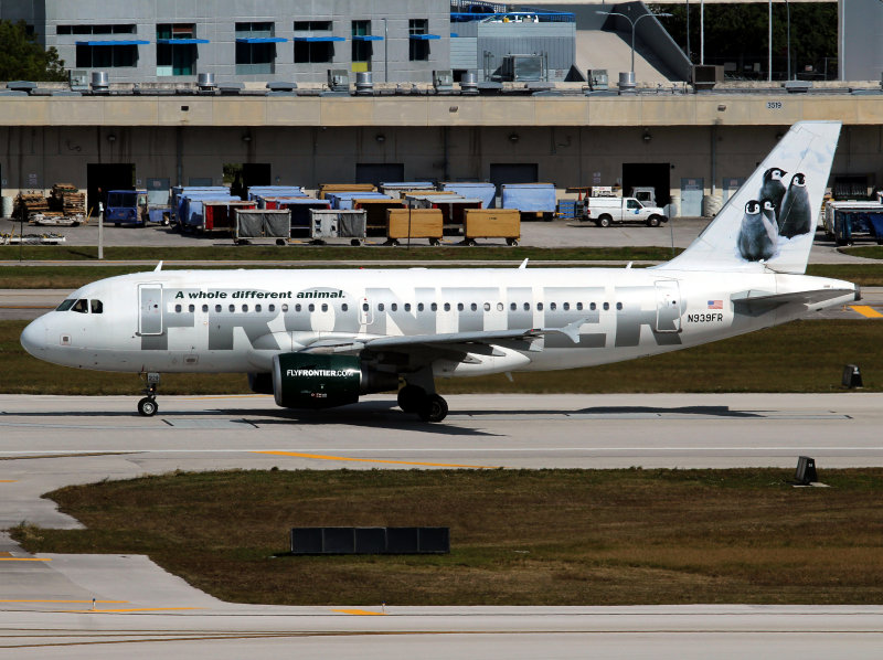 A319-112 N939FR