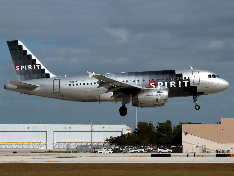 A319 N516NK