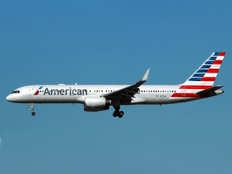 B757-200W N179AA