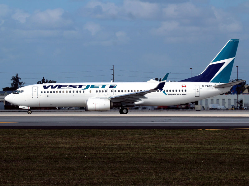 B737-800 C-FKRF
