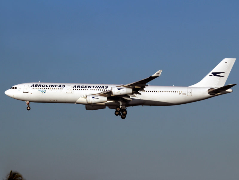 A340-300 LV-CEK
