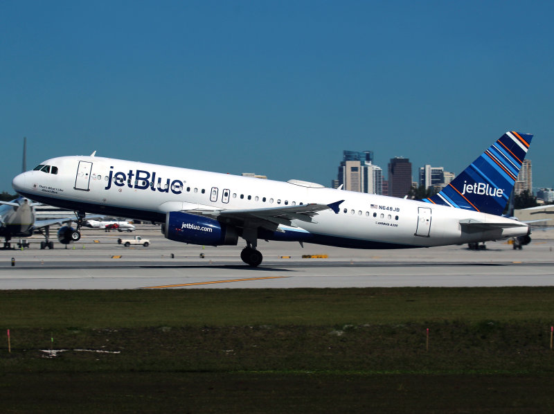A320 N648JB