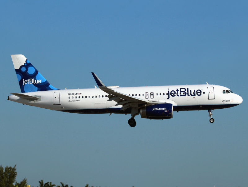 A320 N828JB