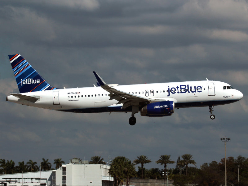 A320 N805JB