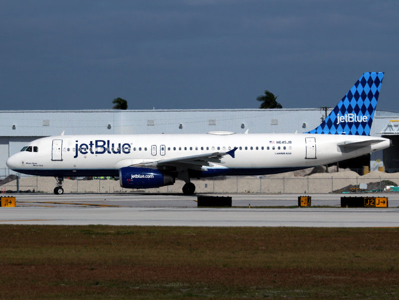 A320 N645JB