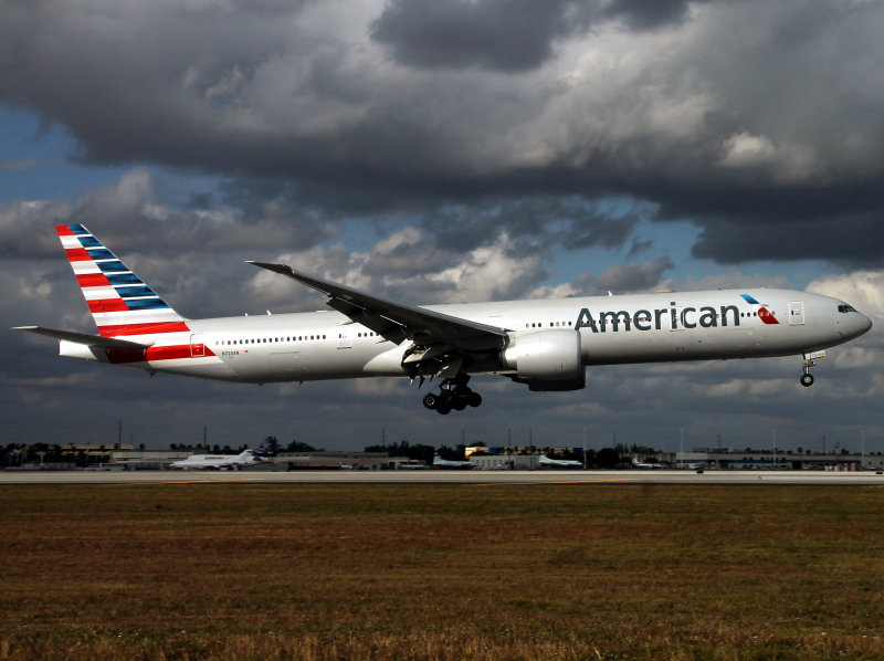 B777-300 N723AN