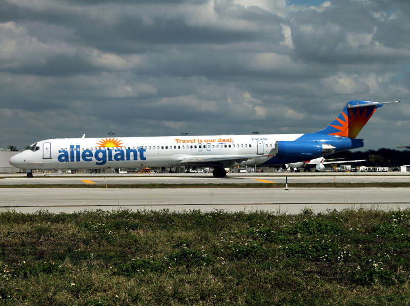 MD-83 N884GA