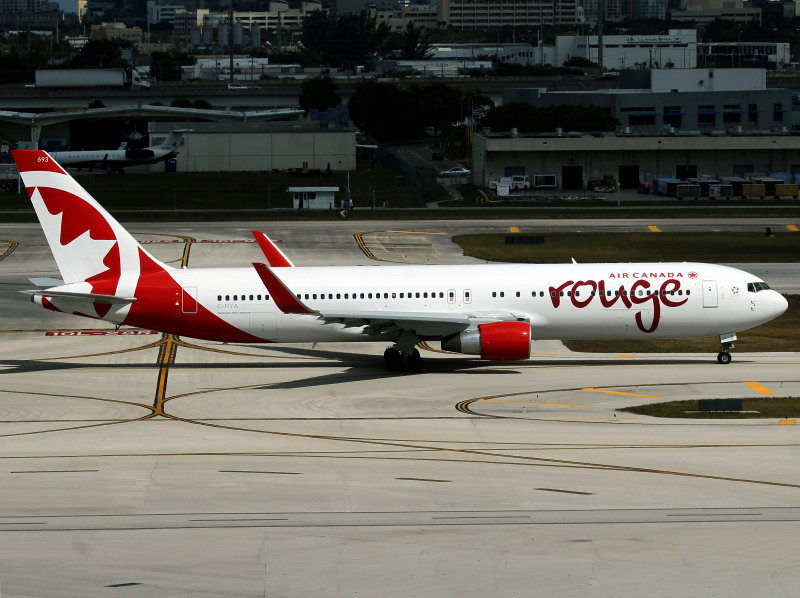 B767-300 C-FIYA