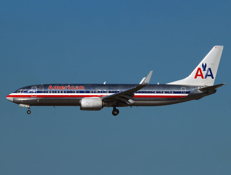 B738 N907NN