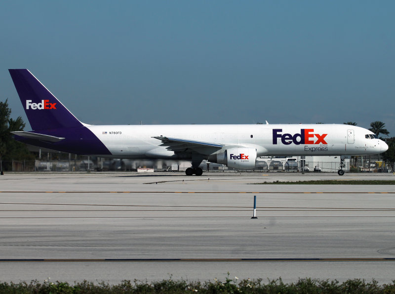 B757-200 N780FD