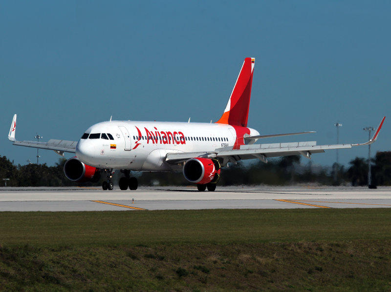 A320 N726AV