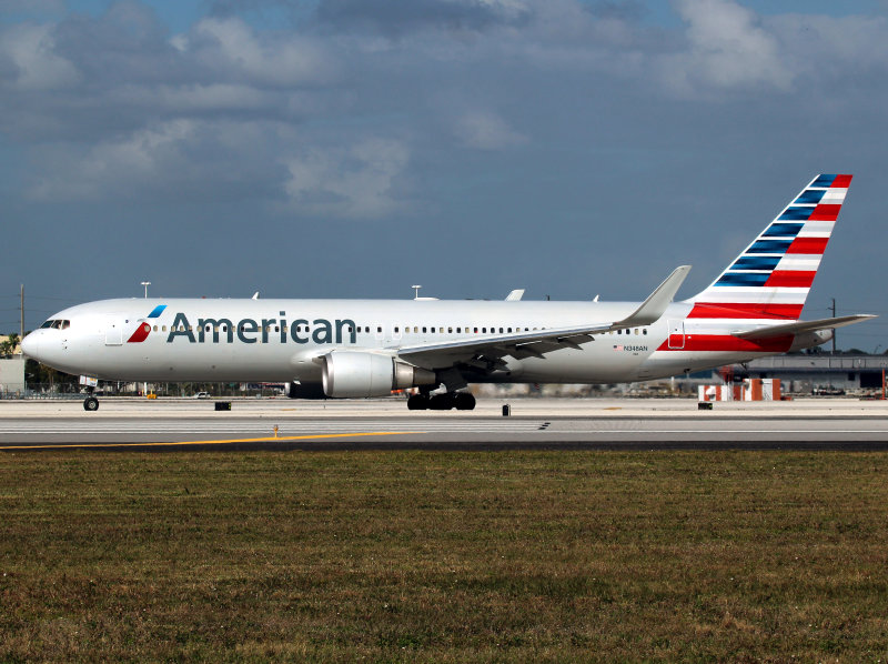 B767-300W N348AN