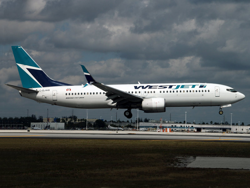 B737-800 C-GJWS