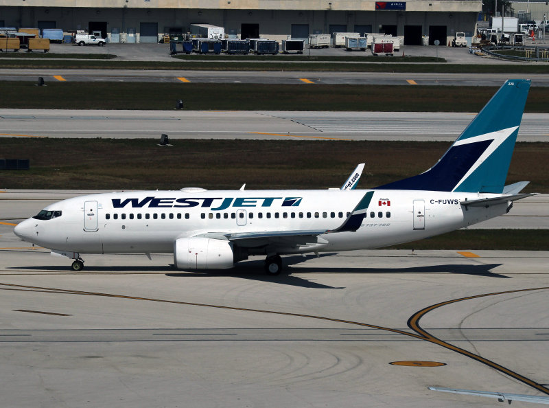 B737-700 C-FUWS 