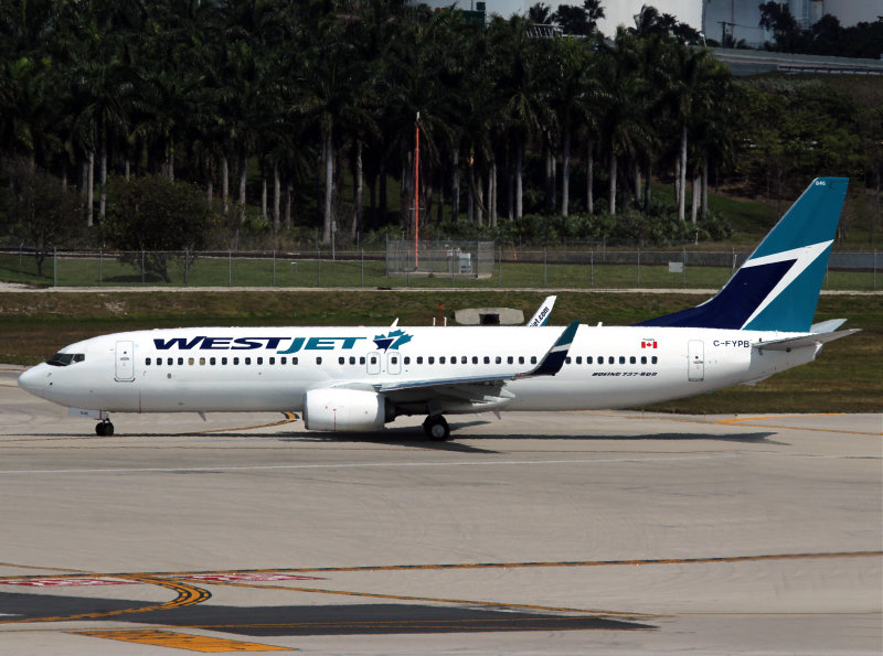 B737-800 C-FYPB