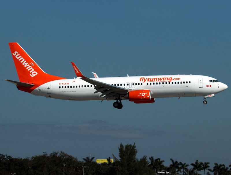 B737-800 C-FLSW