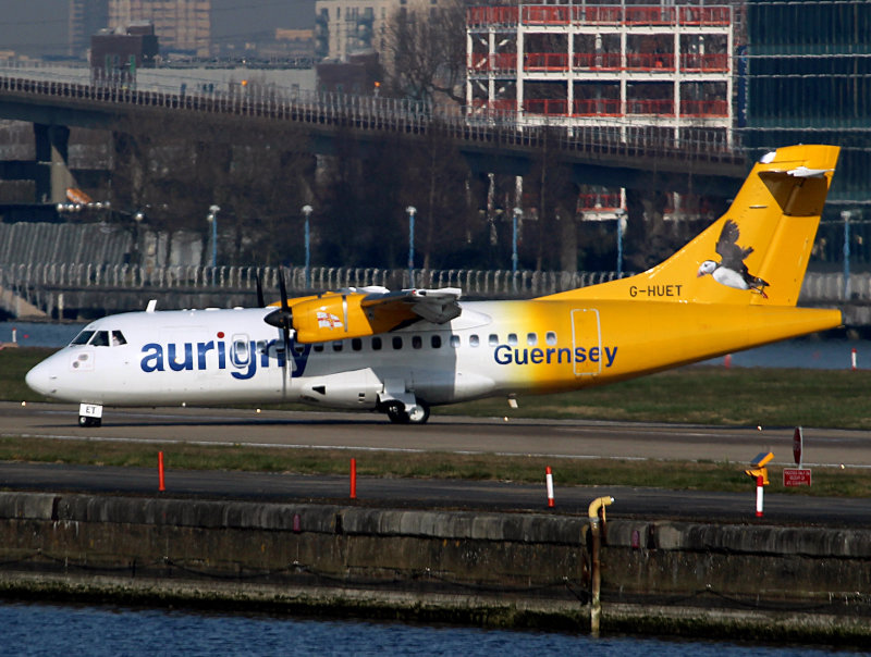 ATR-42 G-HUET
