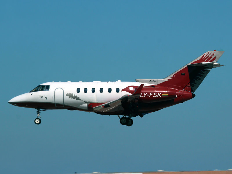 Hawker 800XP  LY-FSK 