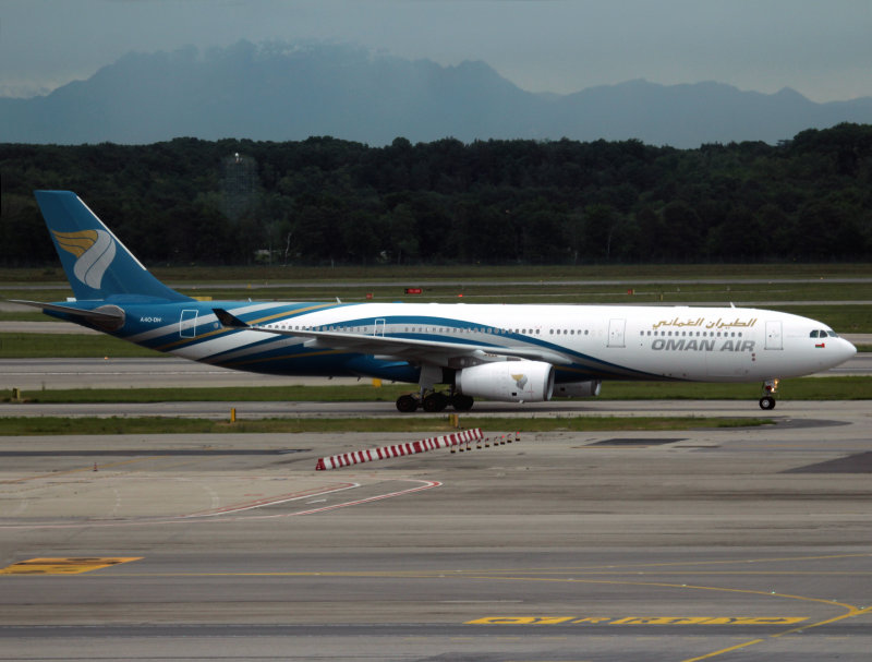 A330-300 A40-DH 
