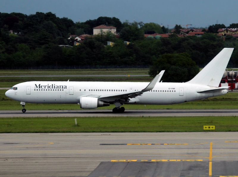 B767-300 EI-FMR