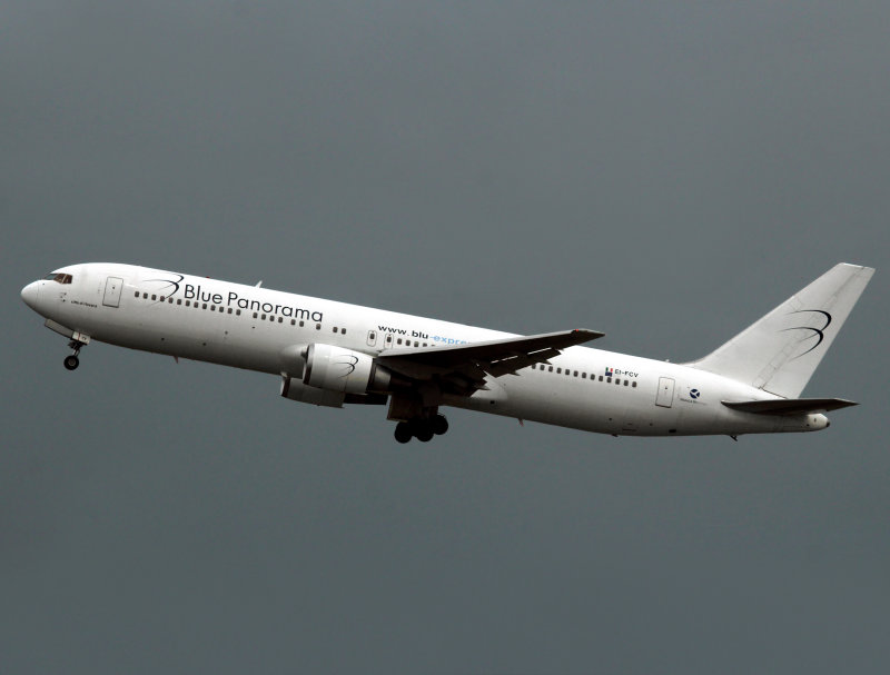 Climbing away from Malpensa 