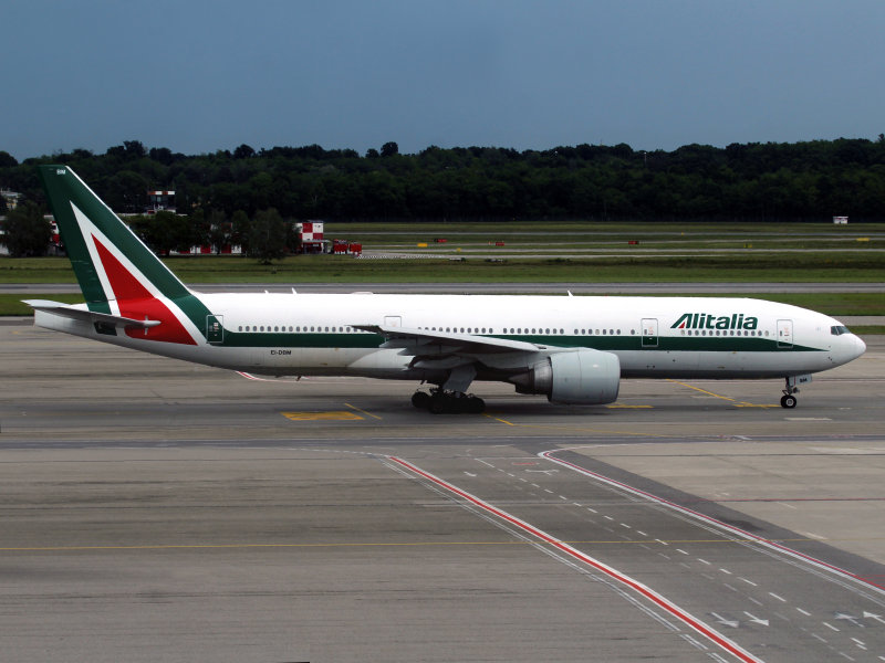 B777-200 EI-DSM 