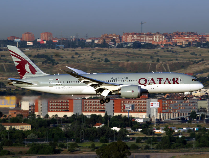 B787-800 A7-BCN