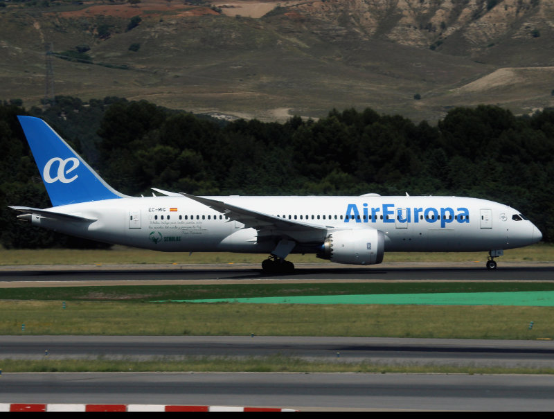 B787-800 EC-MIG