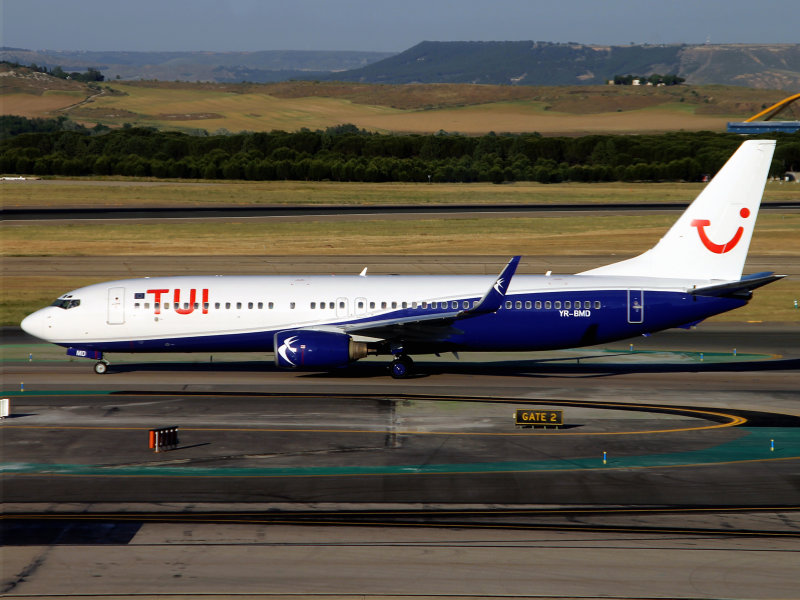 B737-800 YR-BMD