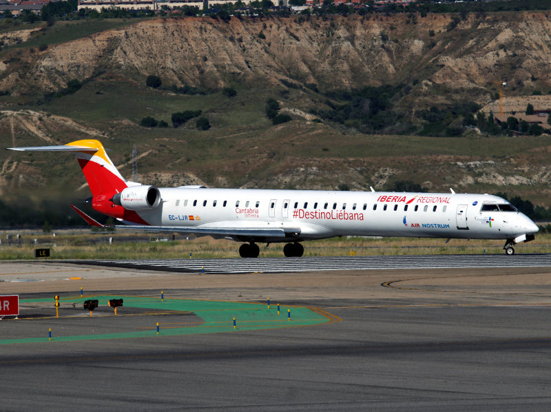 CRJ 1000 EC-LJR