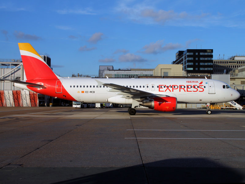 A320 EC-MCB