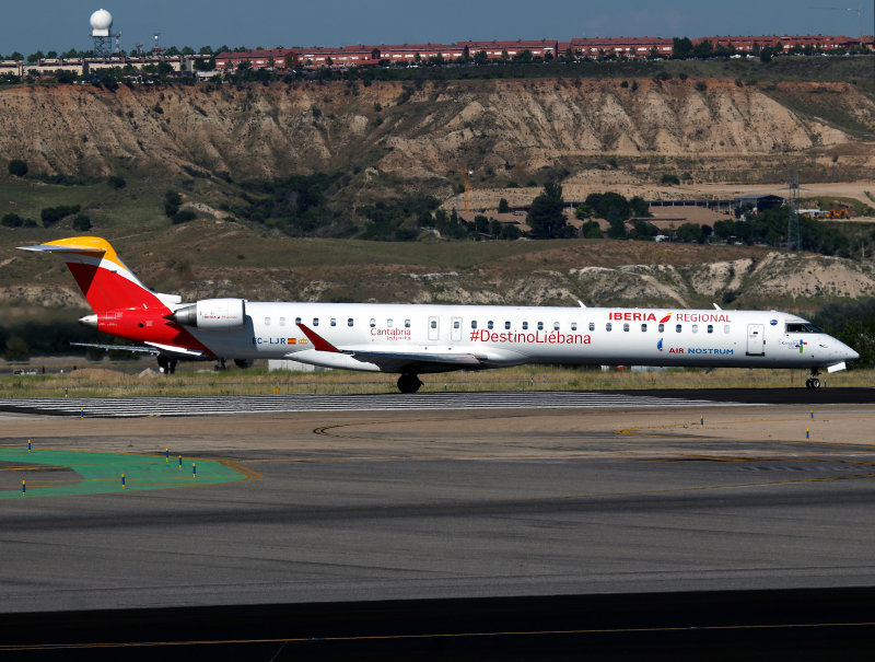 CRJ-1000 EC-LJR
