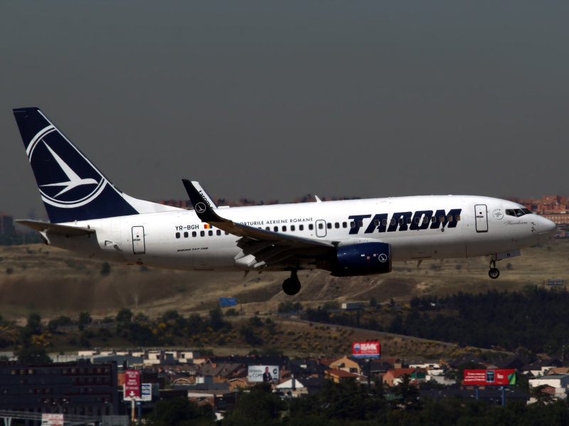 B737-700 YR-BGH
