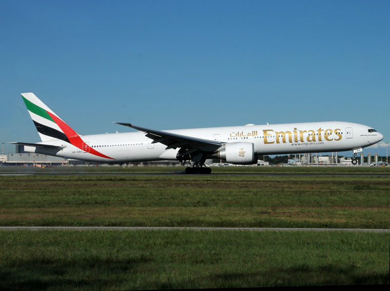 B777-300 A6-EBG 