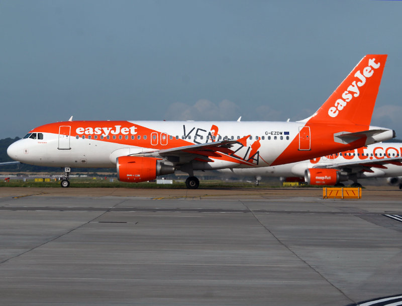 A319 G-EZDW