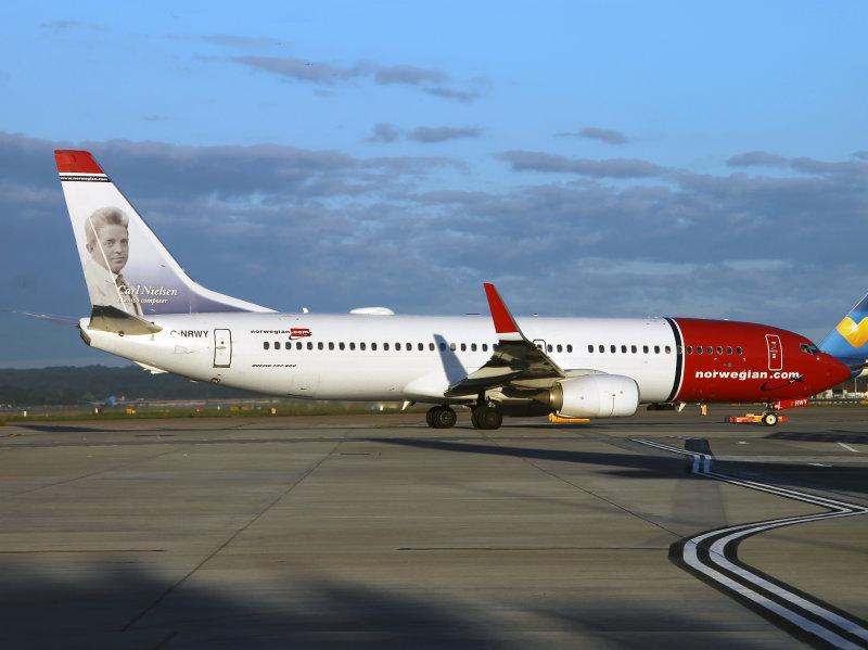 B737-800 G-NRWY 