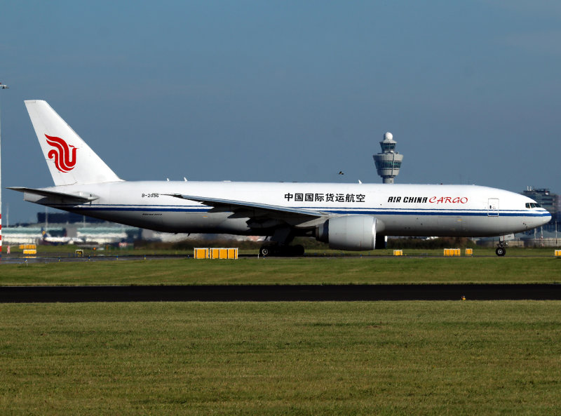 B777-200 B-2096