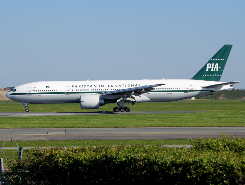 B777-200 AP-BMG