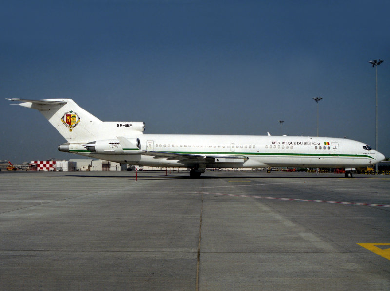B727-200 6V-AEF