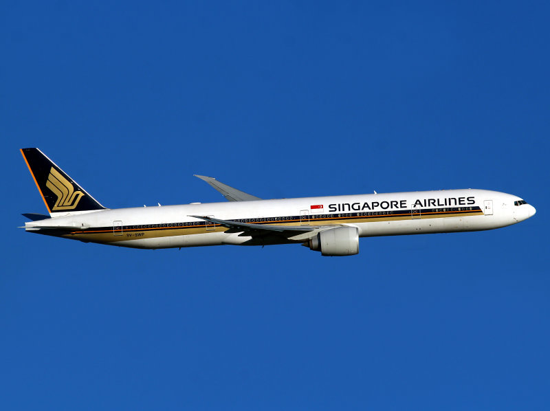 B777-300 9V-SWP 